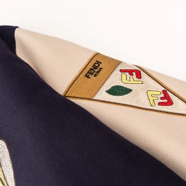 【FENDI  公式旗艦店】フェンディ   ジャケット着 好評に付き再入荷！241028