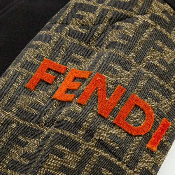 【FENDI 公式旗艦店】フェンディ  ジャケット着 ご好評に付き再入荷！241021