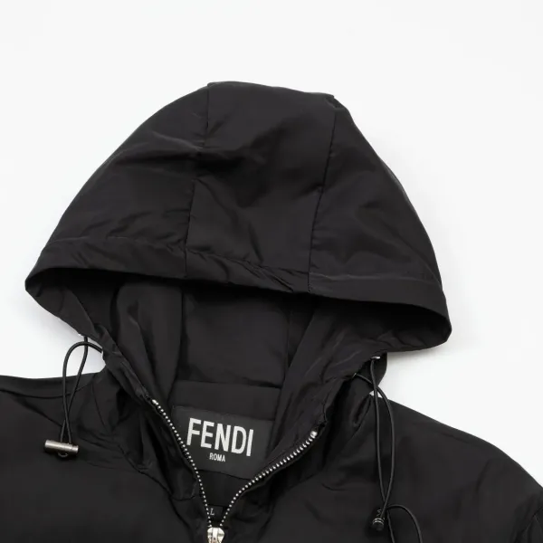 【FENDI  公式旗艦店】フェンディ ジャケット着 好評に付き再入荷 240826