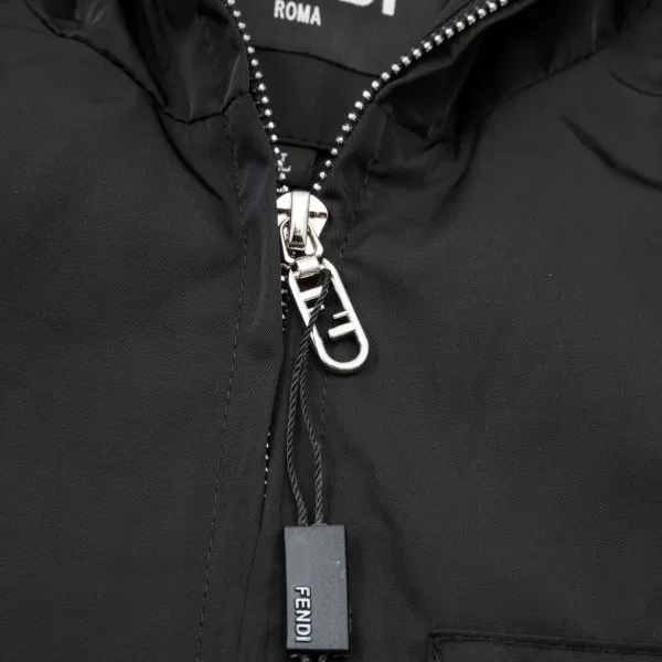 【FENDI  公式旗艦店】フェンディ ジャケット着 好評に付き再入荷 240826