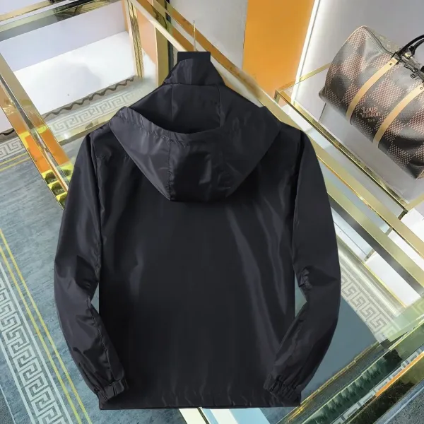 【PRADA  公式旗艦店】プラダ   ジャケット着 ご好評に付き再入荷！250107