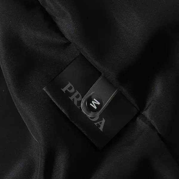 【PRADA  公式旗艦店】プラダ   ジャケット着 ご好評に付き再入荷！250107