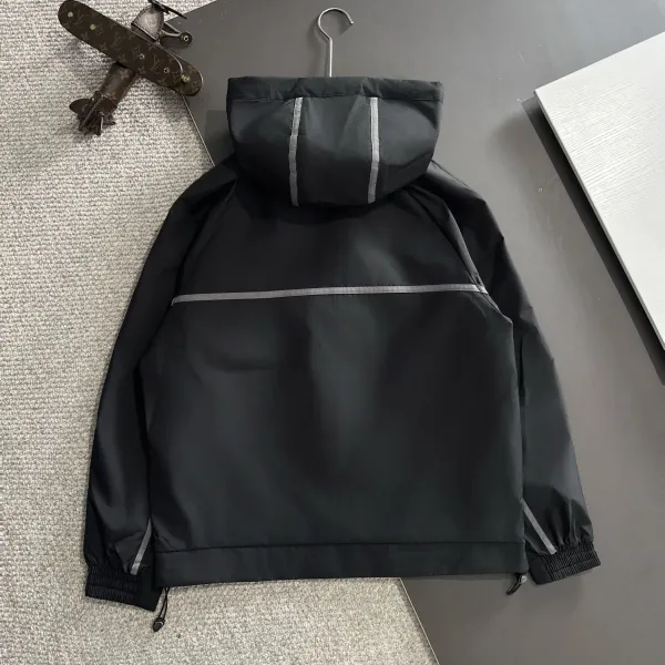 【PRADA  公式旗艦店】プラダ  ジャケット着 好評に付き再入荷 241224