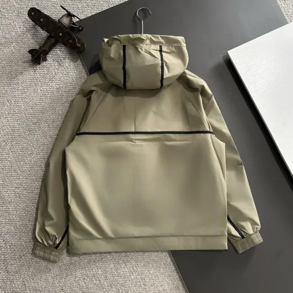 【PRADA  公式旗艦店】プラダ  ジャケット着 好評に付き再入荷 241224