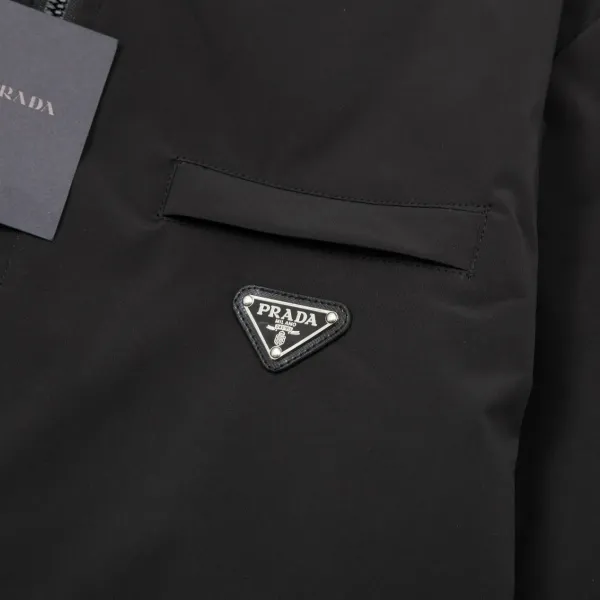 【PRADA  公式旗艦店】プラダ  ジャケット着 好評に付き再入荷 241224