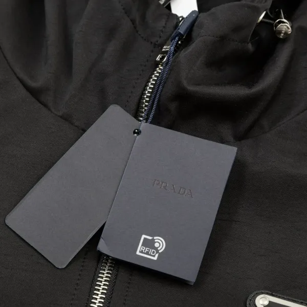 【PRADA  公式旗艦店】プラダ   ジャケット着 好評に付き再入荷！ 241213