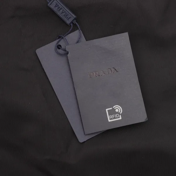 【PRADA  公式旗艦店】プラダ  ジャケット着 好評に付き再入荷！241111