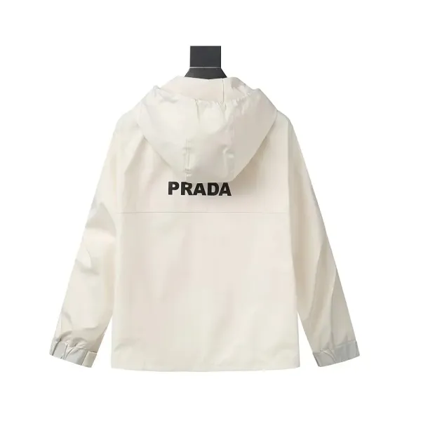 【PRADA 公式旗艦店】 プラダ ジャケット着 ご好評に付き再入荷!241024 【PRADA 公式旗艦店】 プラダ ジャケット着 ご好評に付き再入荷!241024