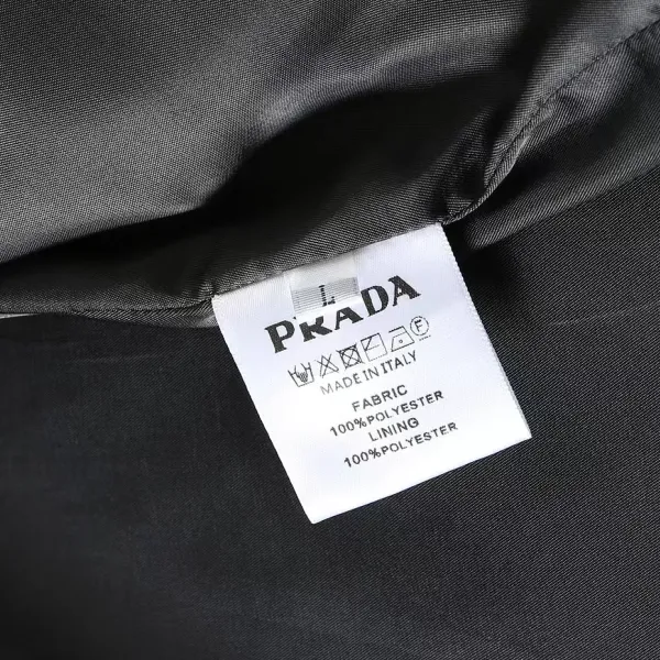 【PRADA  公式旗艦店】 プラダ  ジャケット着 ご好評に付き再入荷！241024