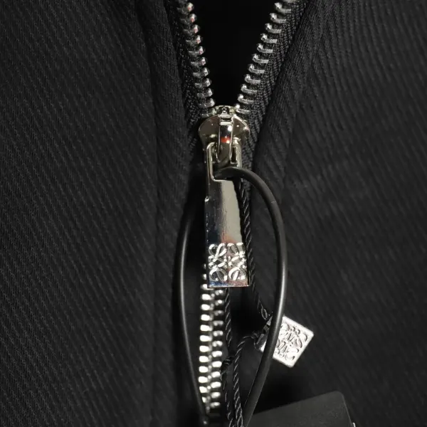 【LOEWE 公式旗艦店】ロエベ  ジャケット着 好評に付き再入荷 241224
