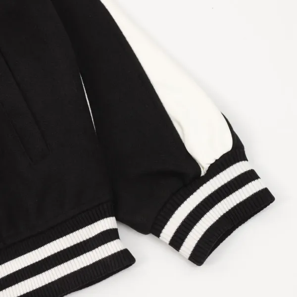 【CHANEL  公式旗艦店】シャネル   ジャケット着 好評に付き再入荷！241111