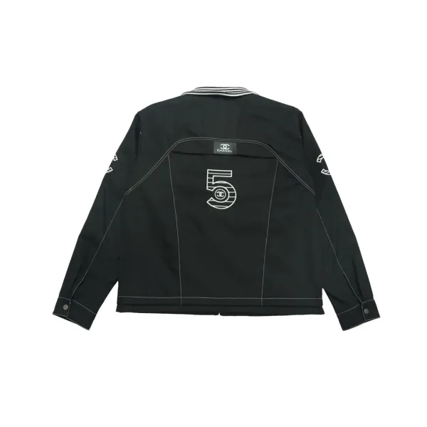 【CHANEL  公式旗艦店】シャネル  ジャケット着好評に付き再入荷！