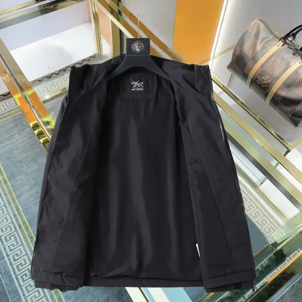 【ARCTERYX  公式旗艦店】アークテリクス  ジャケット着 ご好評に付き再入荷！250107
