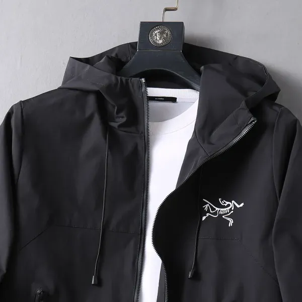 【ARCTERYX  公式旗艦店】アークテリクス  ジャケット着 ご好評に付き再入荷！250107