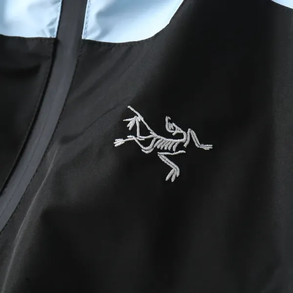 【ARCTERYX  公式旗艦店】アークテリクス  ジャケット着 ご好評に付き再入荷！250107