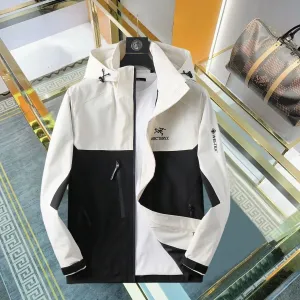 【ARCTERYX  公式旗艦店】アークテリクス  ジャケット着 ご好評に付き再入荷！250107