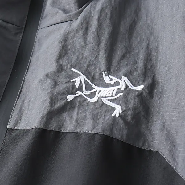 【ARCTERYX  公式旗艦店】アークテリクス  ジャケット着 ご好評に付き再入荷！250107