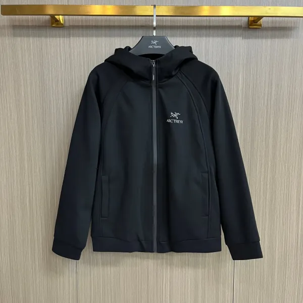 【ARCTERYX  公式旗艦店】アークテリクス  ジャケット着 ご好評に付き再入荷！250107