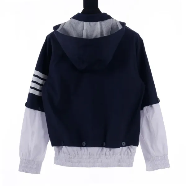 【ThomBrowne  公式旗艦店】トムブラウン  ジャケット着 好評に付き再入荷！250106