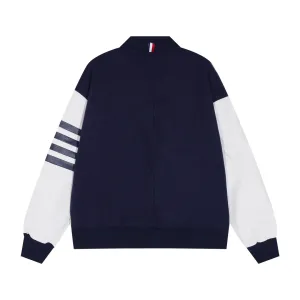 【ThomBrowne  公式旗艦店】トムブラウン  ジャケット着 好評に付き再入荷！250106