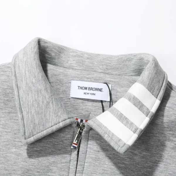 【ThomBrowne  公式旗艦店】トムブラウン  ジャケット着 好評に付き再入荷！250106