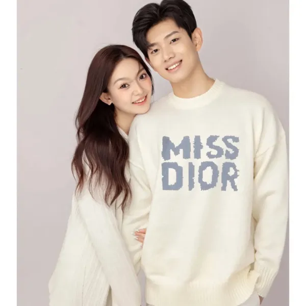 【DIOR 公式旗艦店】ディオール  セーター好評に付き再入荷！250108