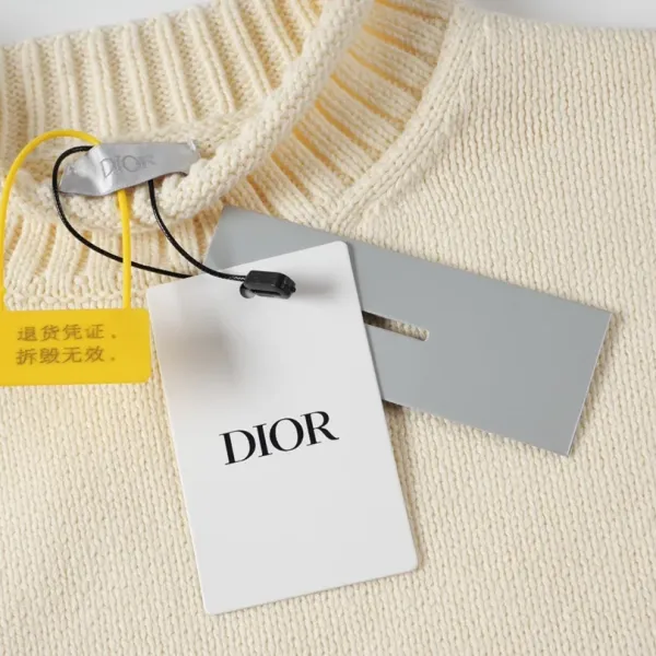 【DIOR 公式旗艦店】ディオール  セーター好評に付き再入荷！250108