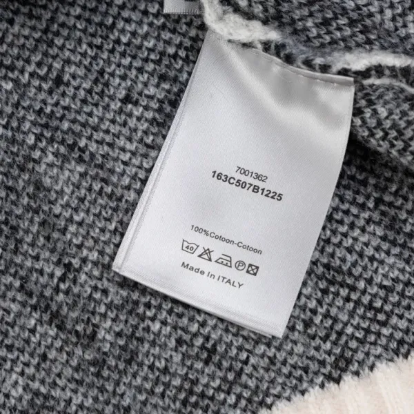 【DIOR 公式旗艦店】ディオール  セーター好評に付き再入荷！250108