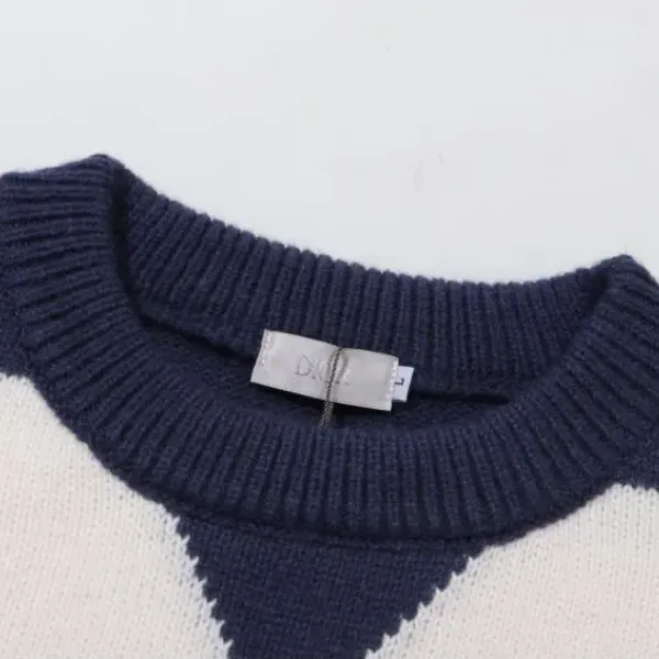【DIOR  公式旗艦店】ディオール  セーター好評に付き再入荷！250108