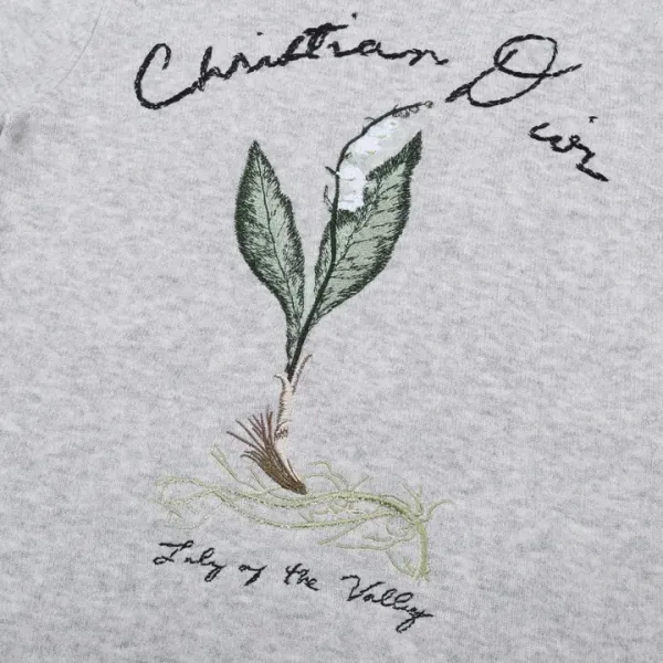 【DIOR 公式旗艦店】ディオール  セーター好評に付き再入荷！ 241031