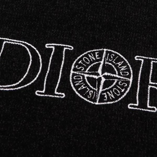 【DIOR  公式旗艦店】ディオール  セーター好評に付き再入荷！ 241031
