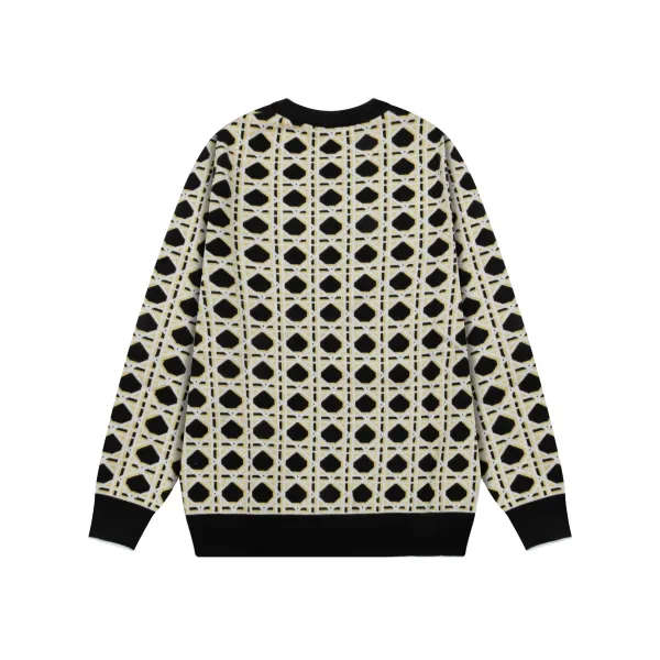 【DIOR  公式旗艦店】ディオール  セーター好評に付き再入荷！ 241031