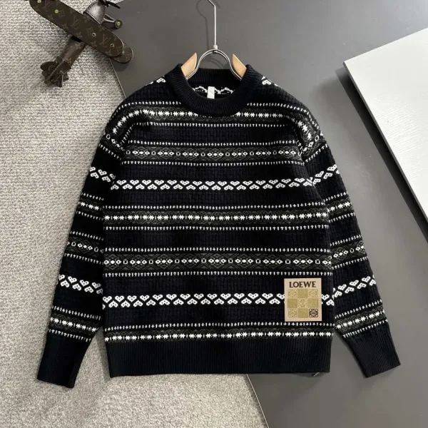 【LOEWE  公式旗艦店】ロエベ  ジャケット着 ご好評に付き再入荷！250109