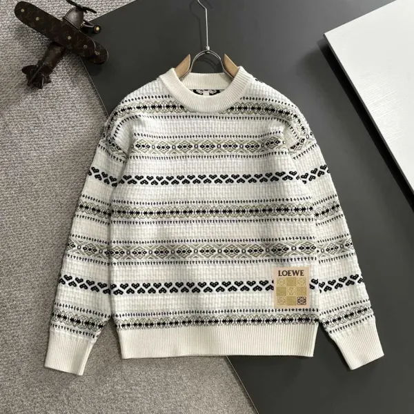 【LOEWE  公式旗艦店】ロエベ  ジャケット着 ご好評に付き再入荷！250109