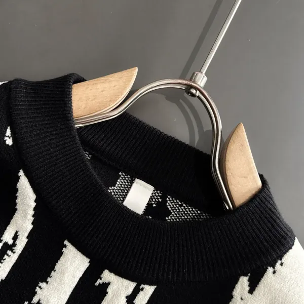 【BURBERRY 公式旗艦店】バーバリー セーター好評に付き再入荷！241231