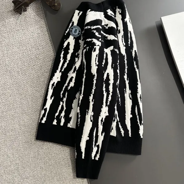 【BURBERRY 公式旗艦店】バーバリー セーター好評に付き再入荷！241231