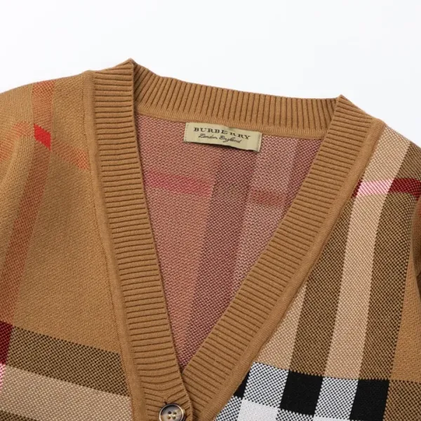 【BURBERRY  公式旗艦店】バーバリー  セーター好評に付き再入荷！ 241030