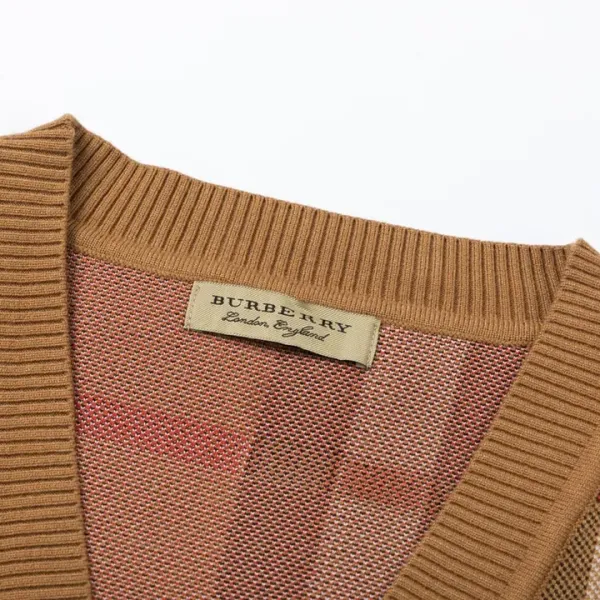 【BURBERRY  公式旗艦店】バーバリー  セーター好評に付き再入荷！ 241030