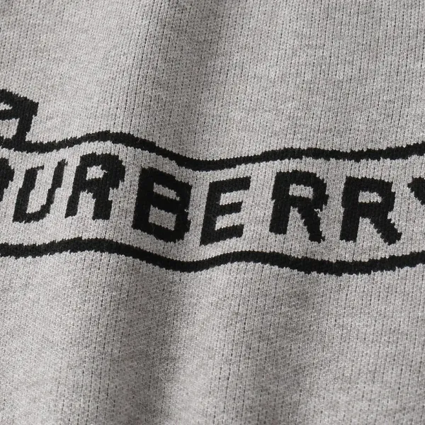 【BURBERRY 公式旗艦店】 バーバリー  セーター好評に付き再入荷！ 240930
