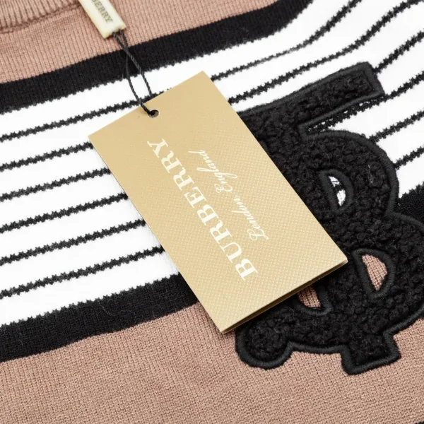 【BURBERRY 公式旗艦店】バーバリー   セーター好評に付き再入荷！ 240930