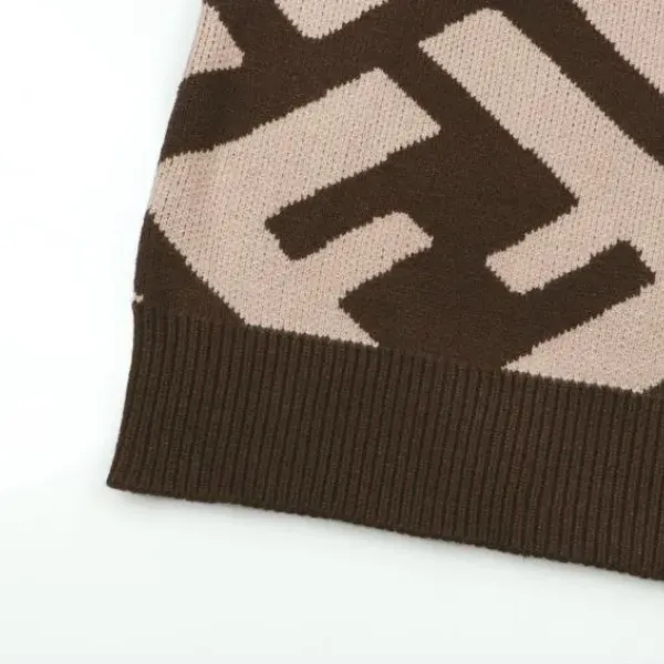 【FENDI  公式旗艦店】フェンディ  セーター好評に付き再入荷！250109