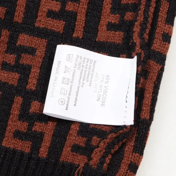 【FENDI  公式旗艦店】フェンディ  セーター好評に付き再入荷！250109