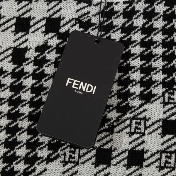 【FENDI  公式旗艦店】フェンディ セーター好評に付き再入荷！ 241101