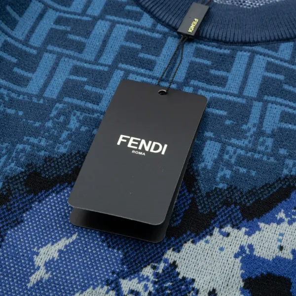 【FENDI 公式旗艦店】フェンディ   セーター好評に付き再入荷！ 240929