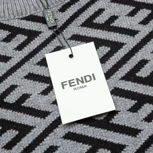 【FENDI 公式旗艦店】フェンディ   セーター好評に付き再入荷！ 240929