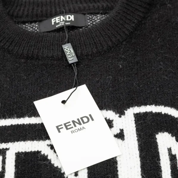 【FENDI 公式旗艦店】フェンディ   セーター好評に付き再入荷！ 240929