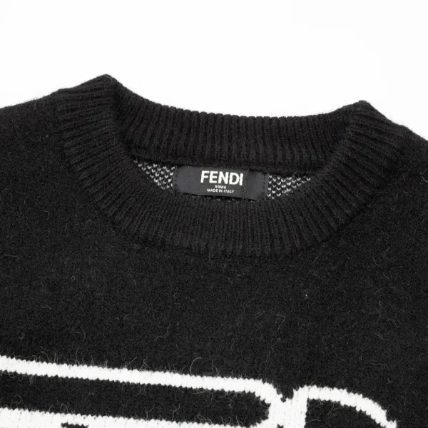 【FENDI 公式旗艦店】フェンディ   セーター好評に付き再入荷！ 240929