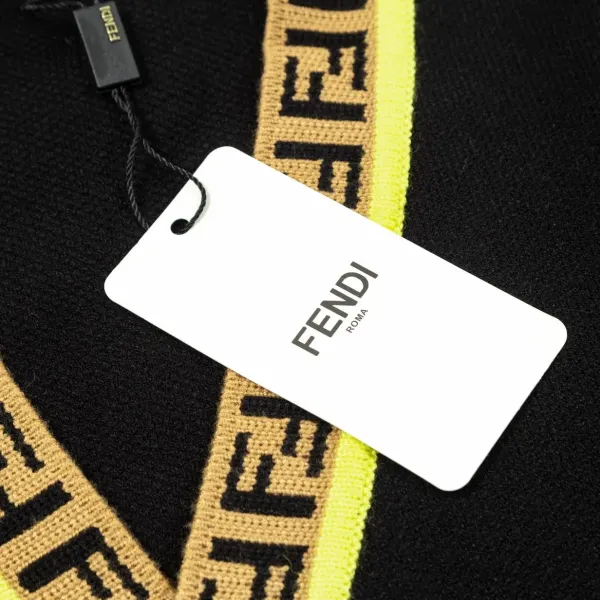 【FENDI 公式旗艦店】フェンディ   セーター好評に付き再入荷！ 240929