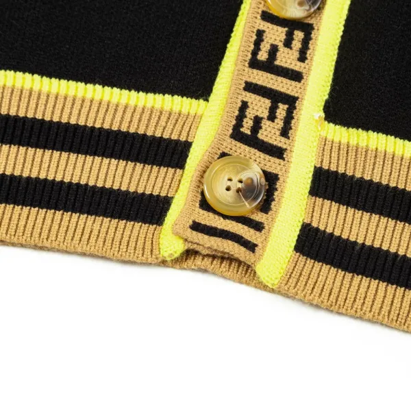 【FENDI 公式旗艦店】フェンディ   セーター好評に付き再入荷！ 240929