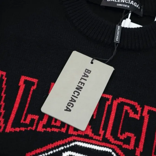【BALENCIAGA  公式旗艦店】バレンシアガ   セーター好評に付き再入荷！ 250109